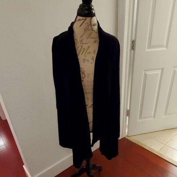 Gorgeous black velvet-like hi-lo cardigan size XS - Picture 1 of 8
